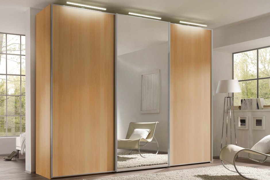 Шкаф купе с зеркалом