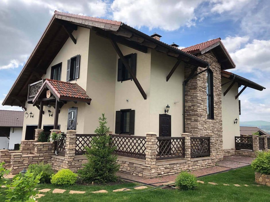 Фасад штукатурка и дерево