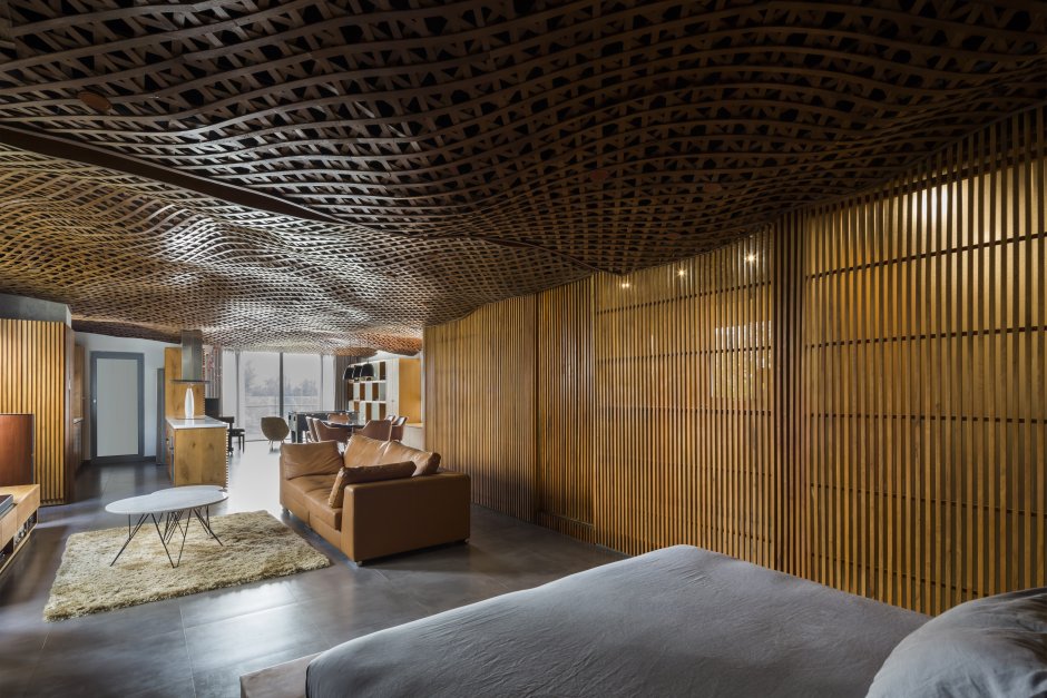 Плетеный потолок из фанеры