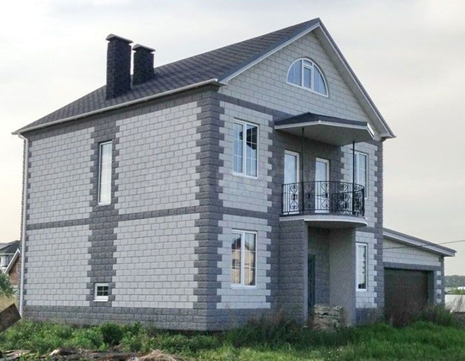 Двухэтажный дом из блоков