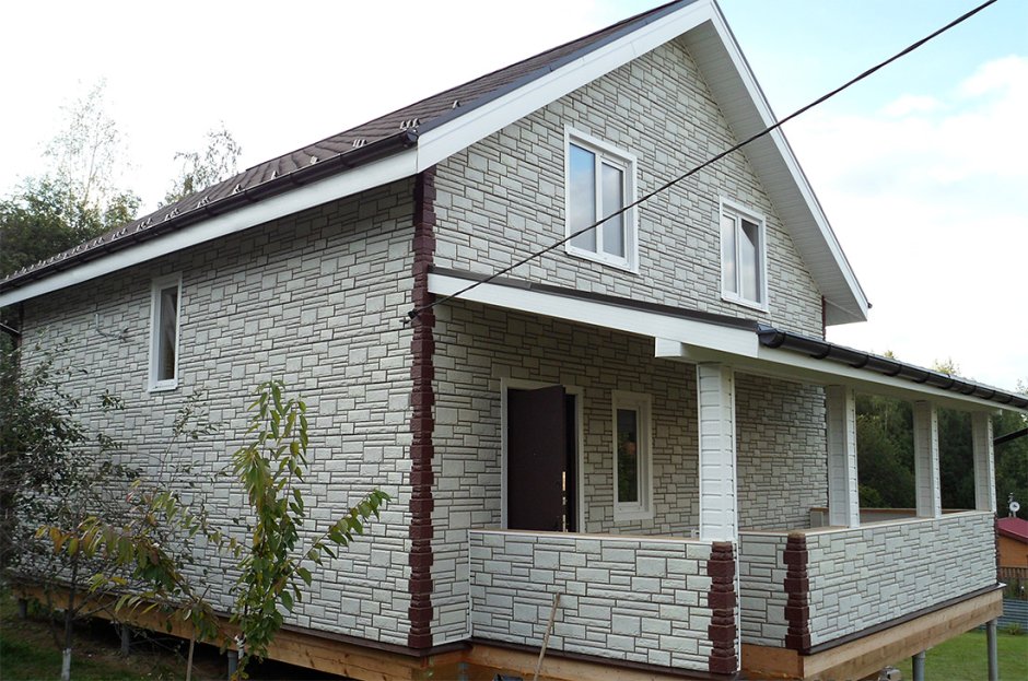 Дом сайдинг под камень