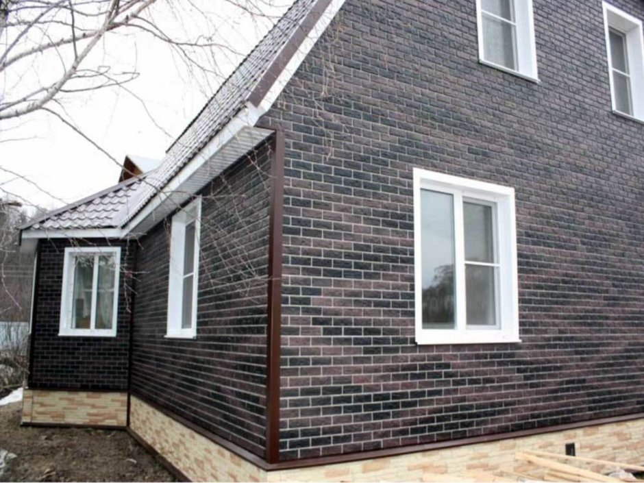 Отделка фасада цокольным сайдингом