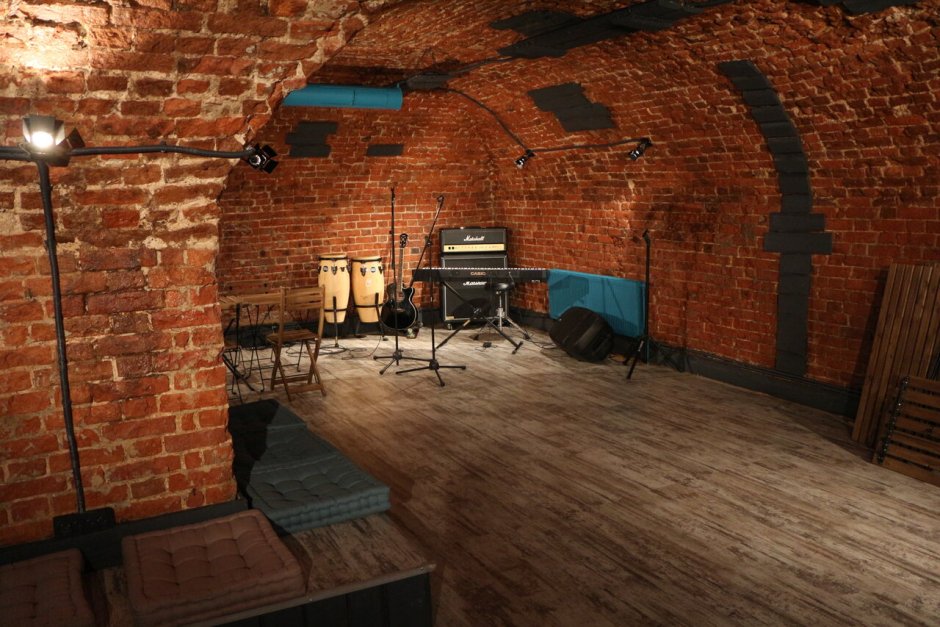 Цокольное помещение в стиле лофт