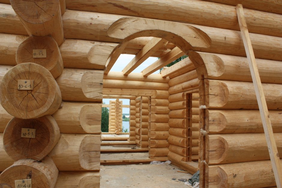 Перегородки в доме из бревна