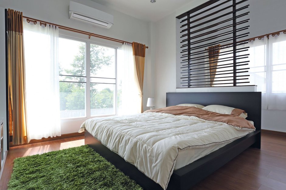 Комбинирование обоев в спальне