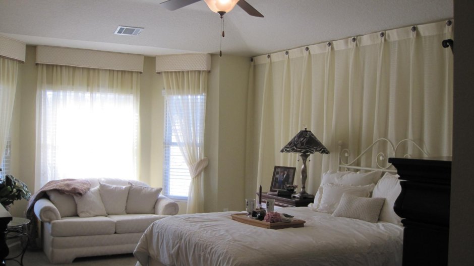 Кондиционер между окнами