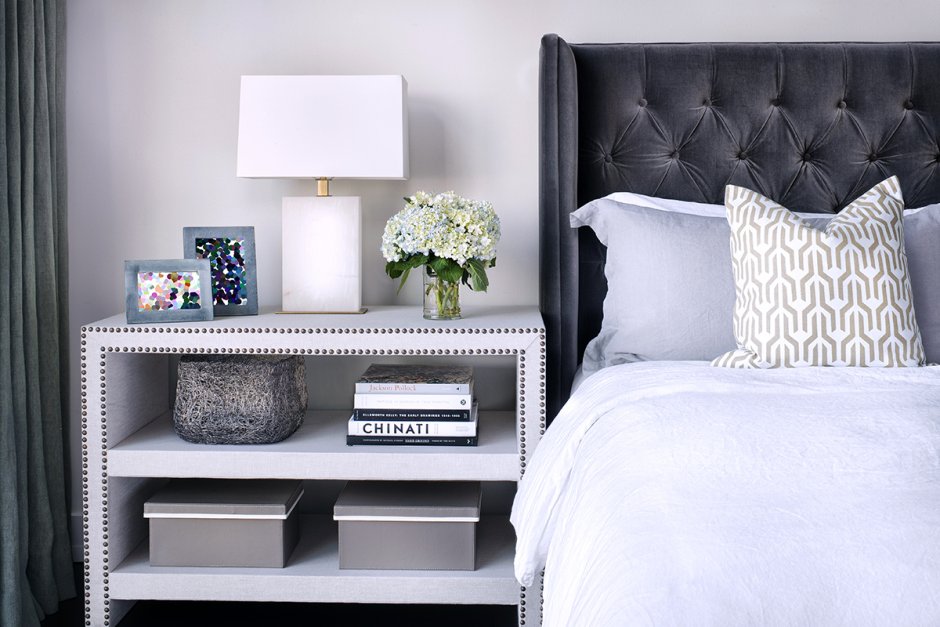 Прикроватная тумба для спальни