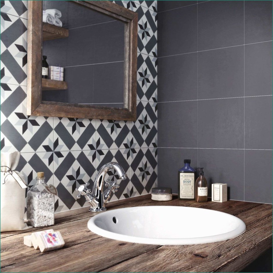 Две раковины в ванной интерьер серый