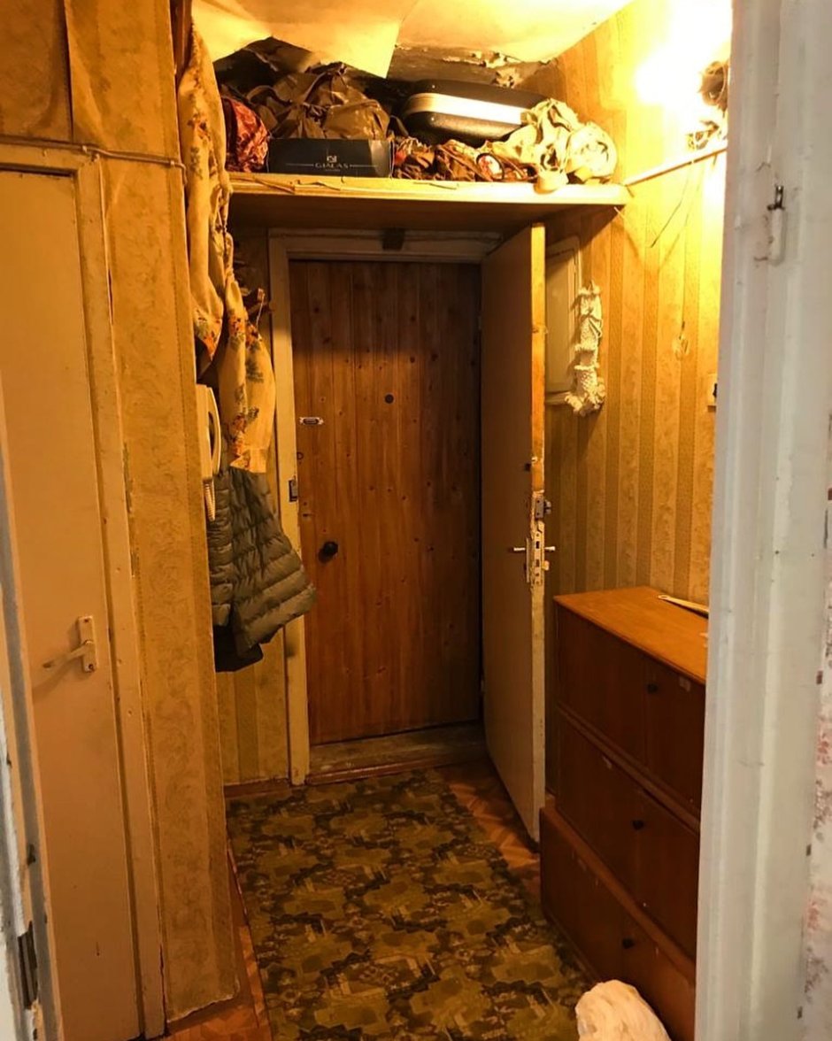 Комната со старым ремонтом