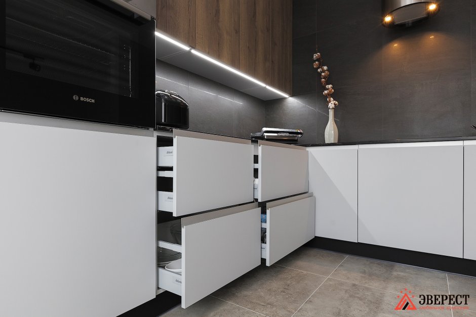 Голубо серая кухня в современном стиле