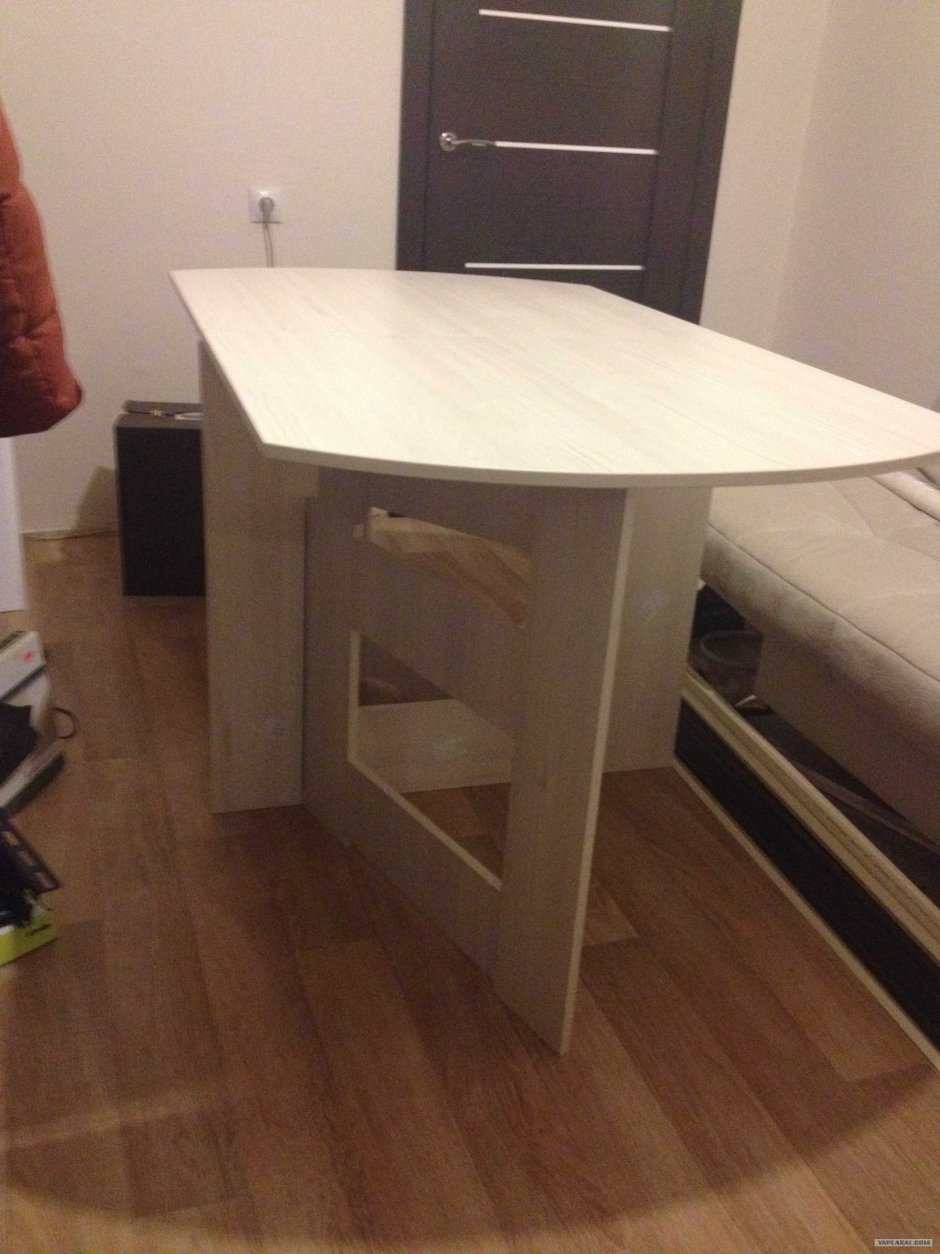 Реставрируем стол книжку