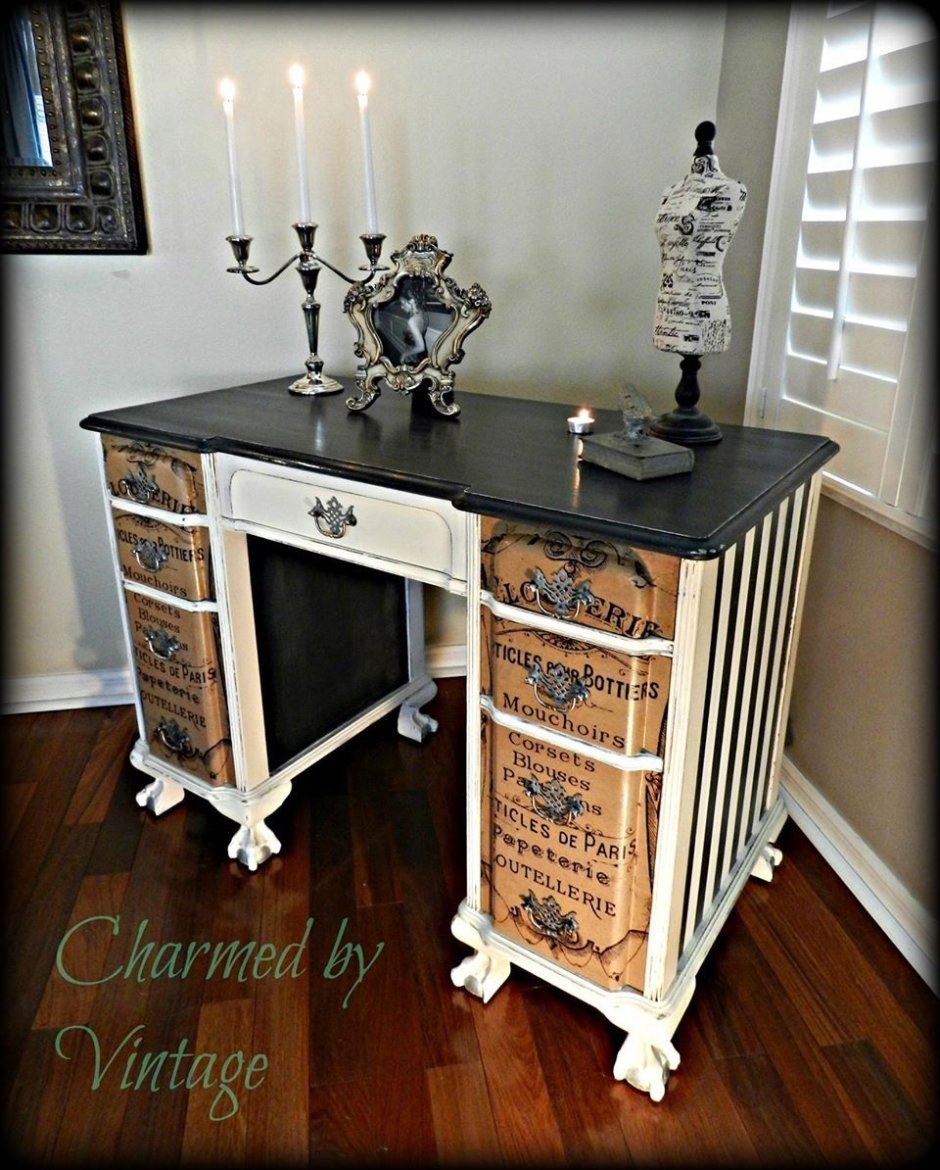 Перекраска старого письменного стола