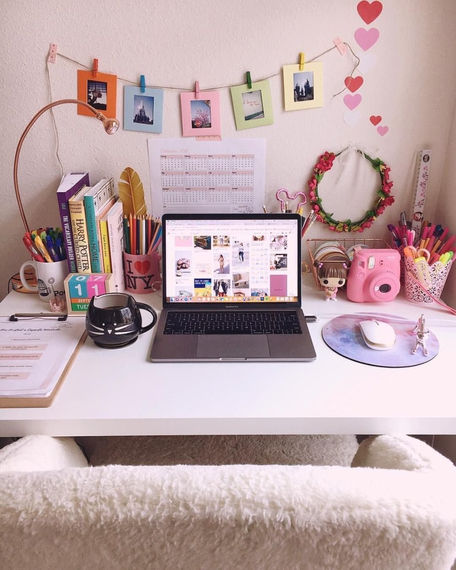 Украшение рабочего места в офисе