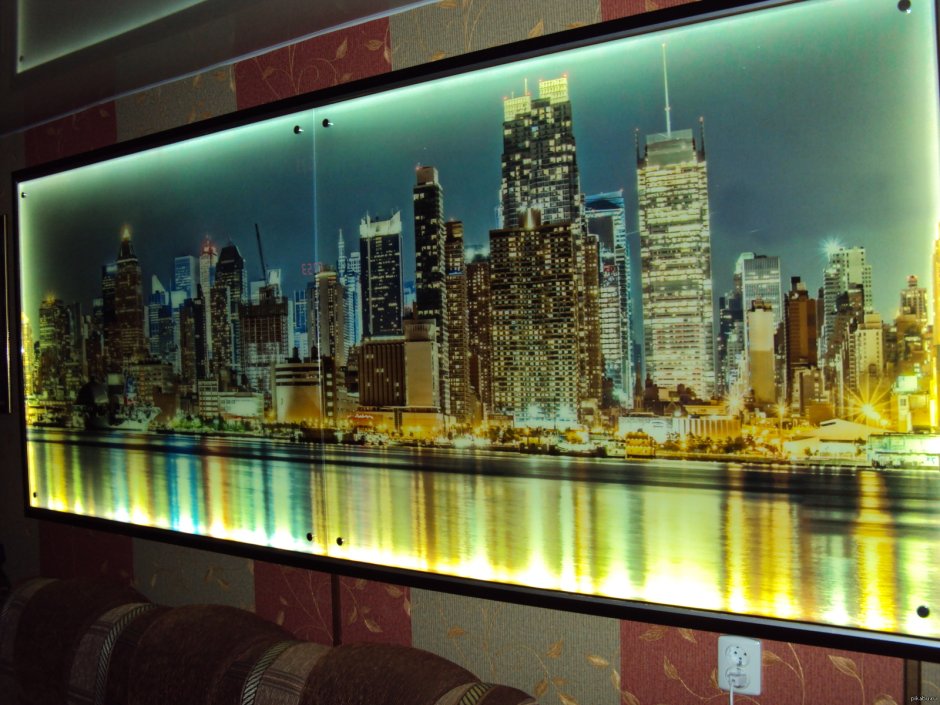 Стеклянное панно с подсветкой