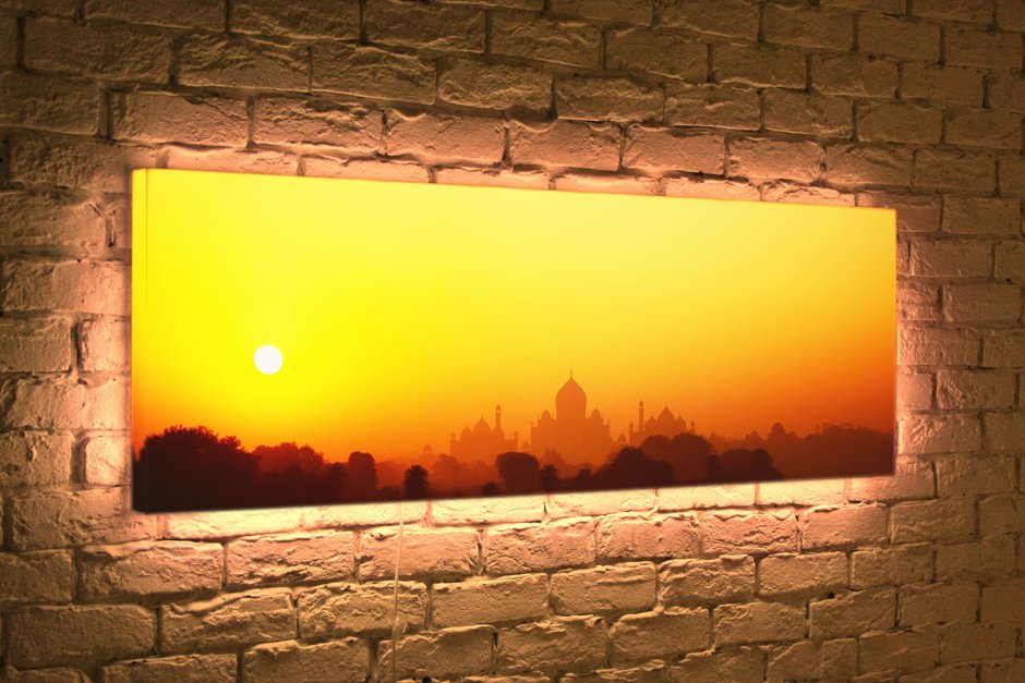 Стеклянное панно с подсветкой