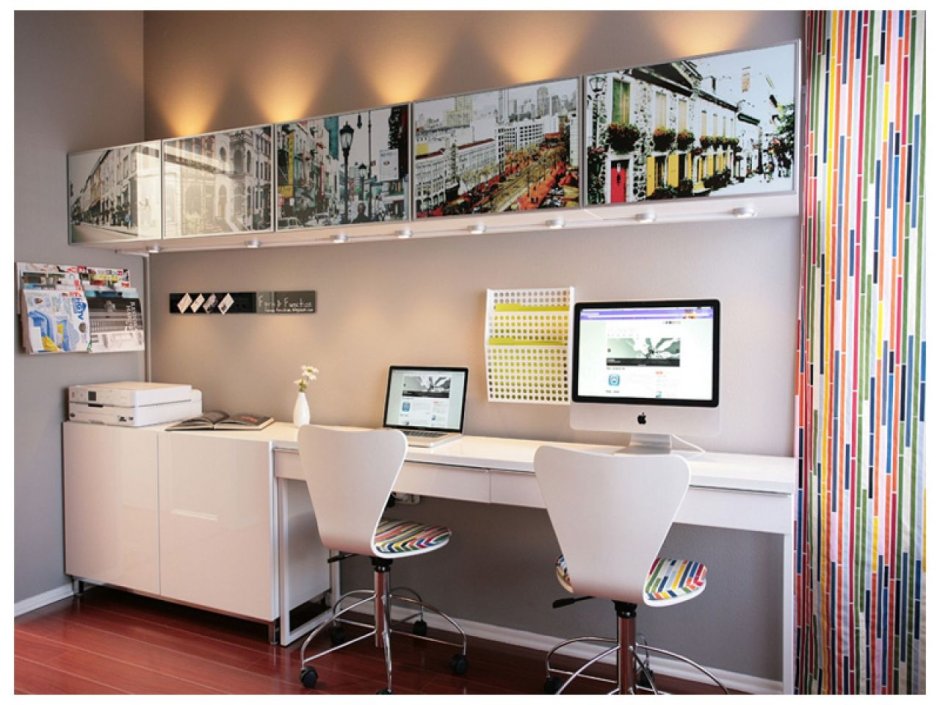 Компьютерный стол в спальне