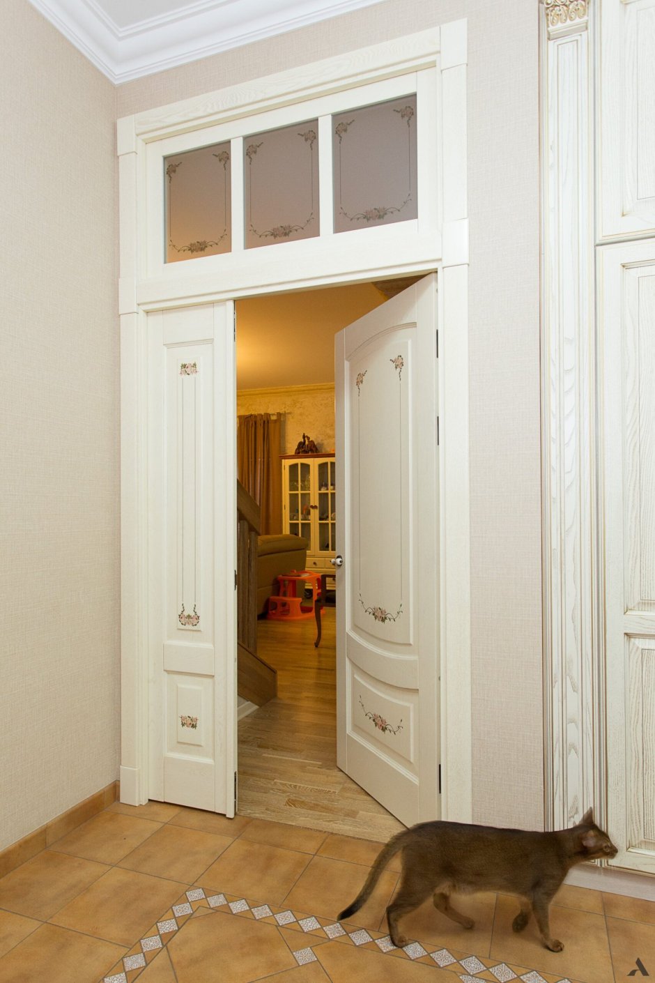 Фрамуга над дверью