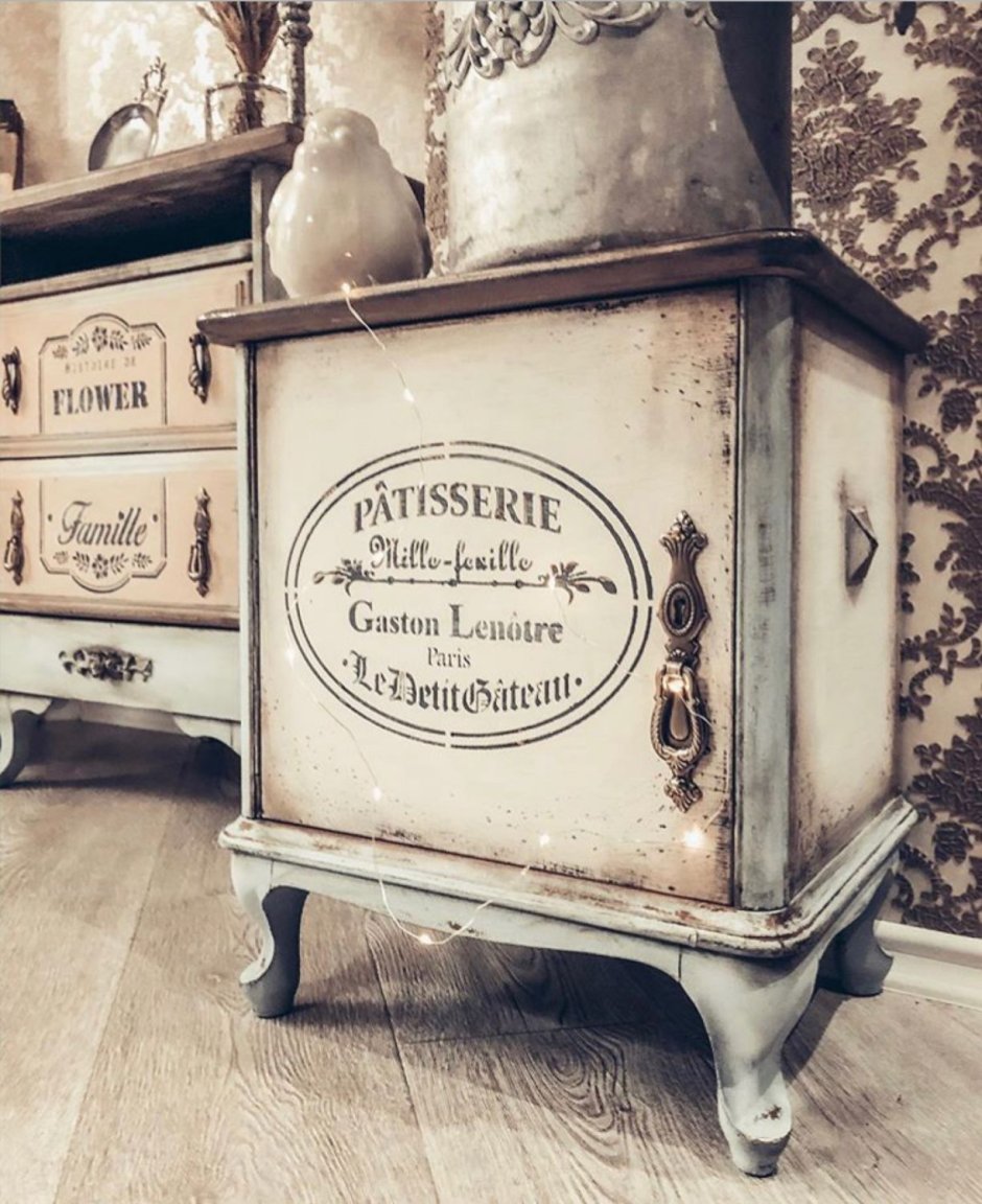 Тумбочка ретро