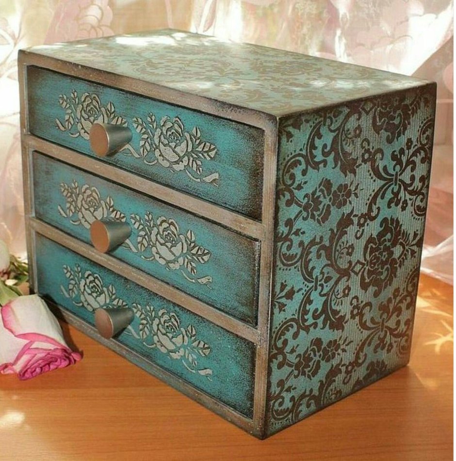 Декупаж тумбочки