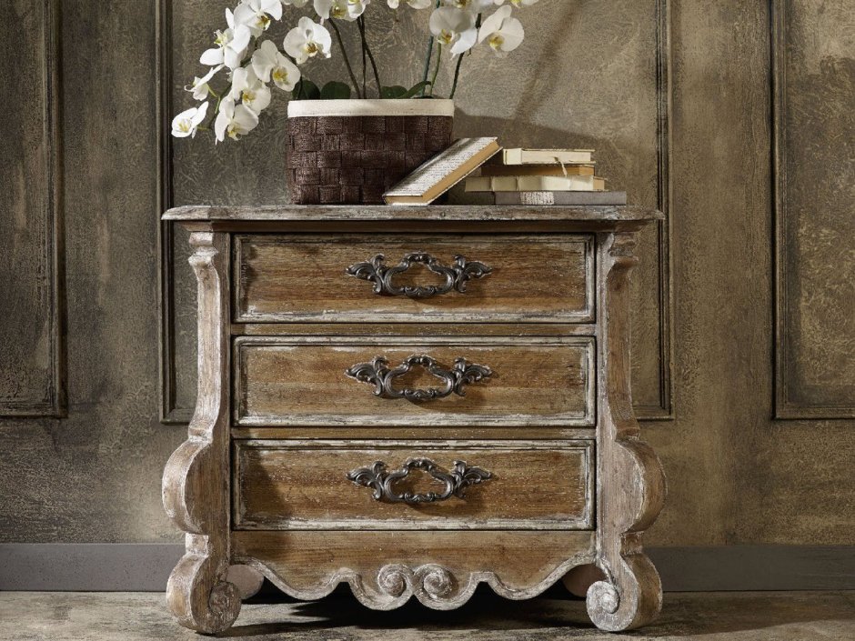 Винтажная прикроватная тумбочка