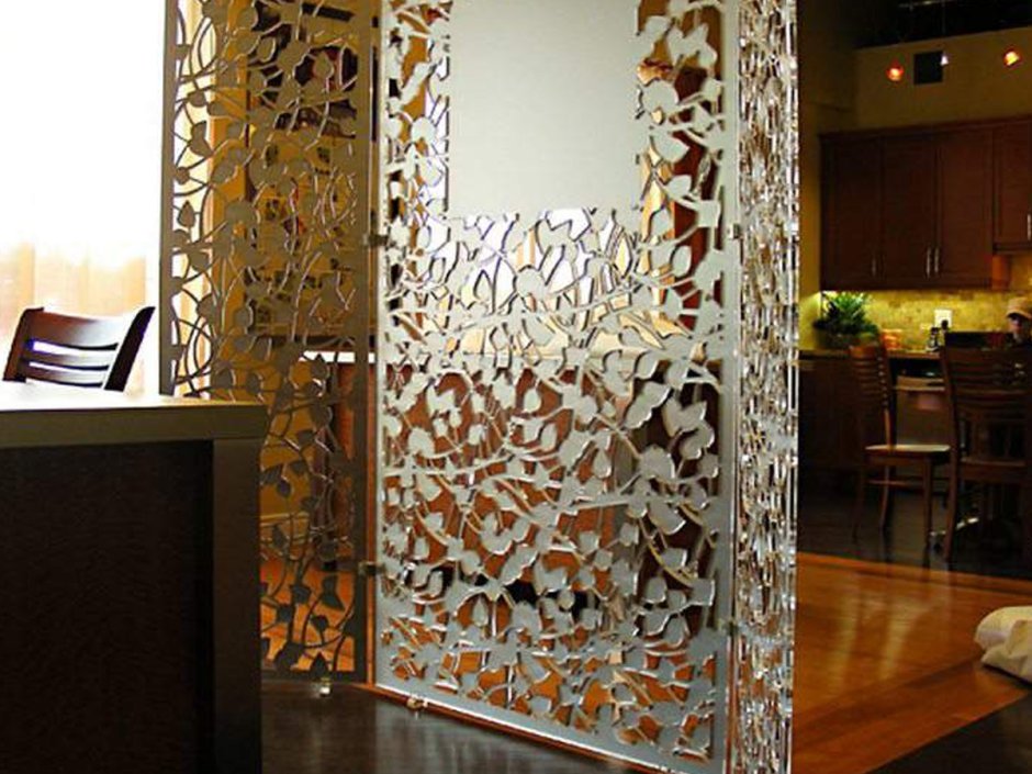 Декоративные перегородки из стекла
