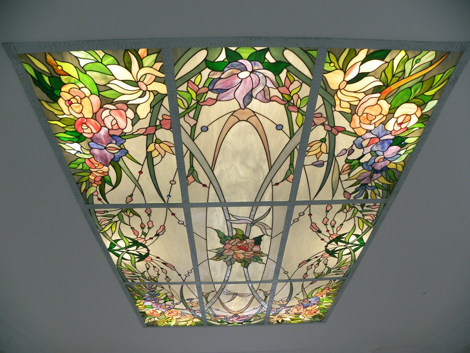 Витраж на потолке
