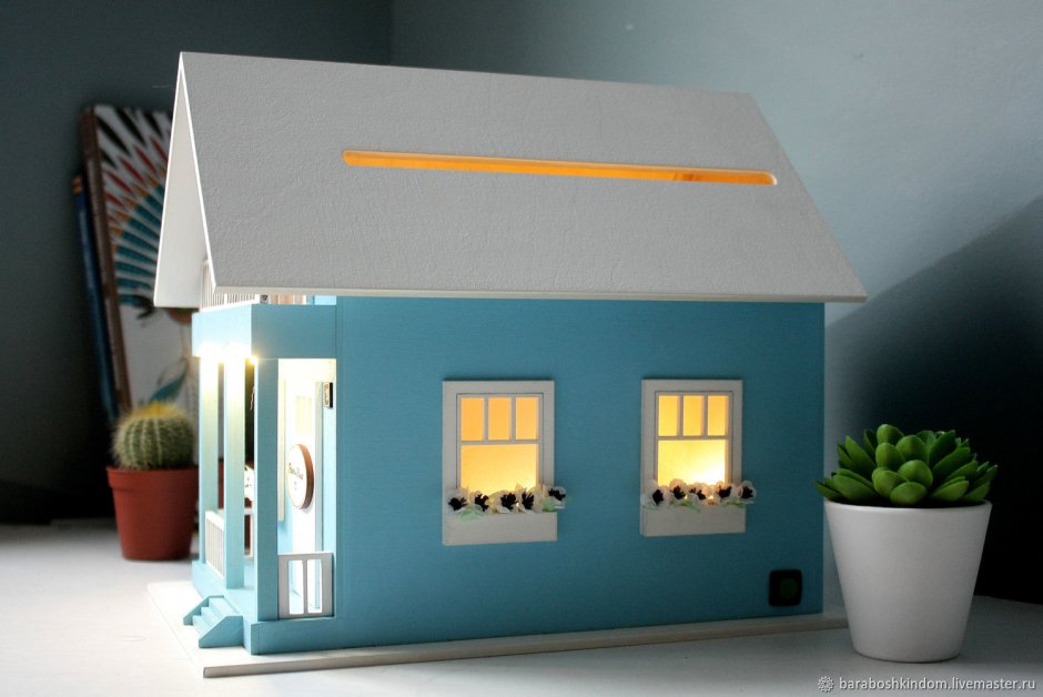 Светильник в виде домика