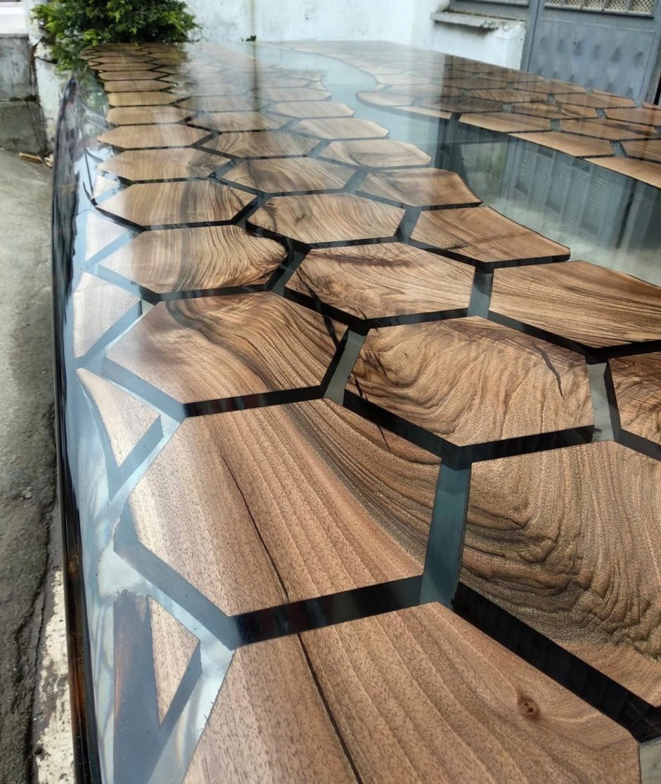 Столешница из эпоксидной смолы и дерева