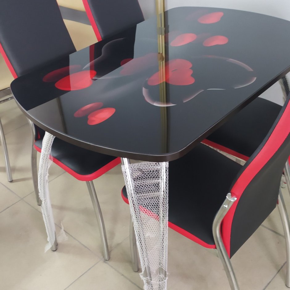 Стол кухонный клубника