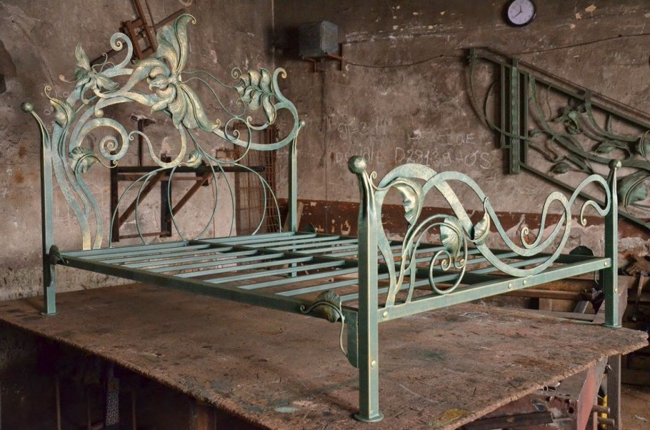 Необычные изделия из металла