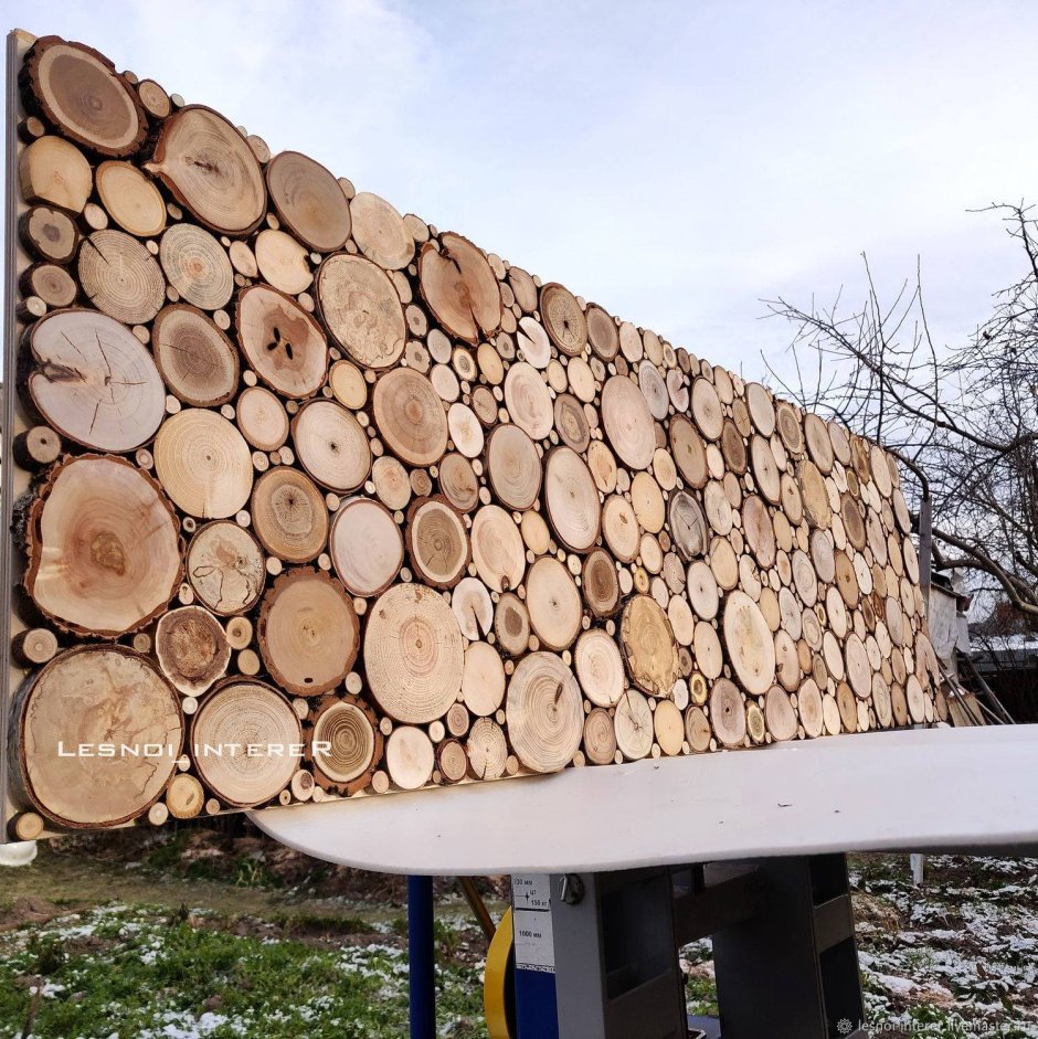 Панно из спилов дерева