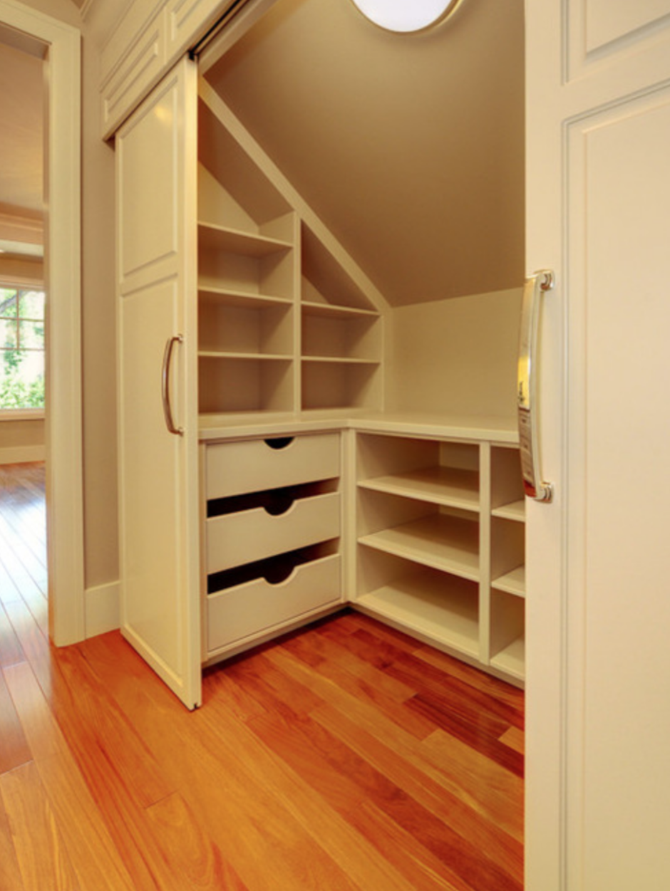 Гардеробная на мансарде