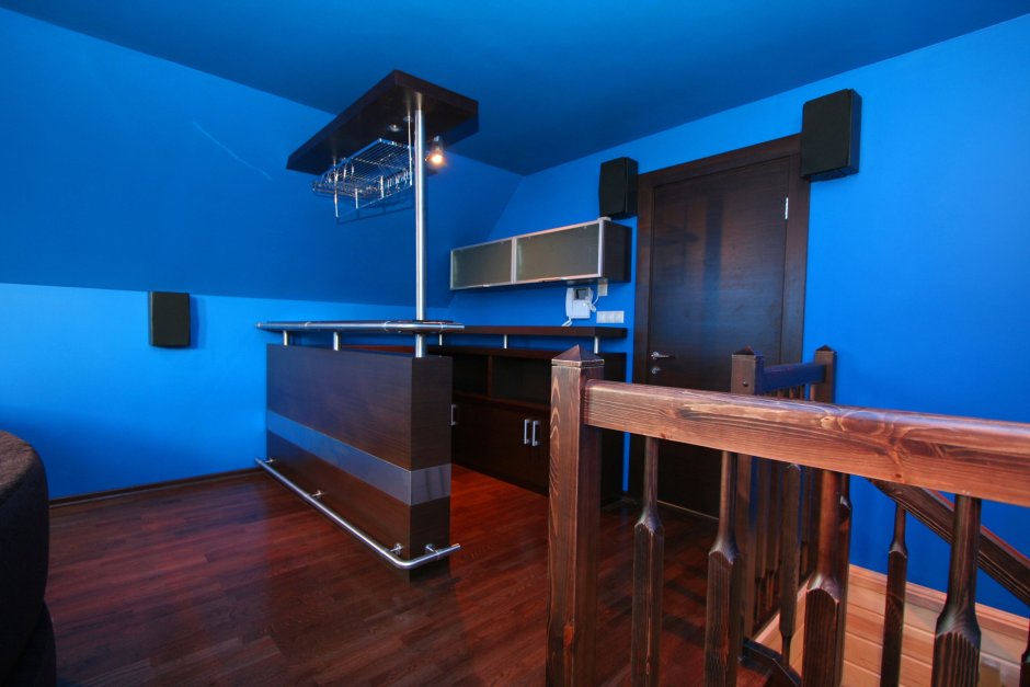 Барная стойка в комнате