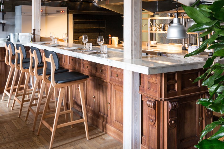 Барная стойка из массива