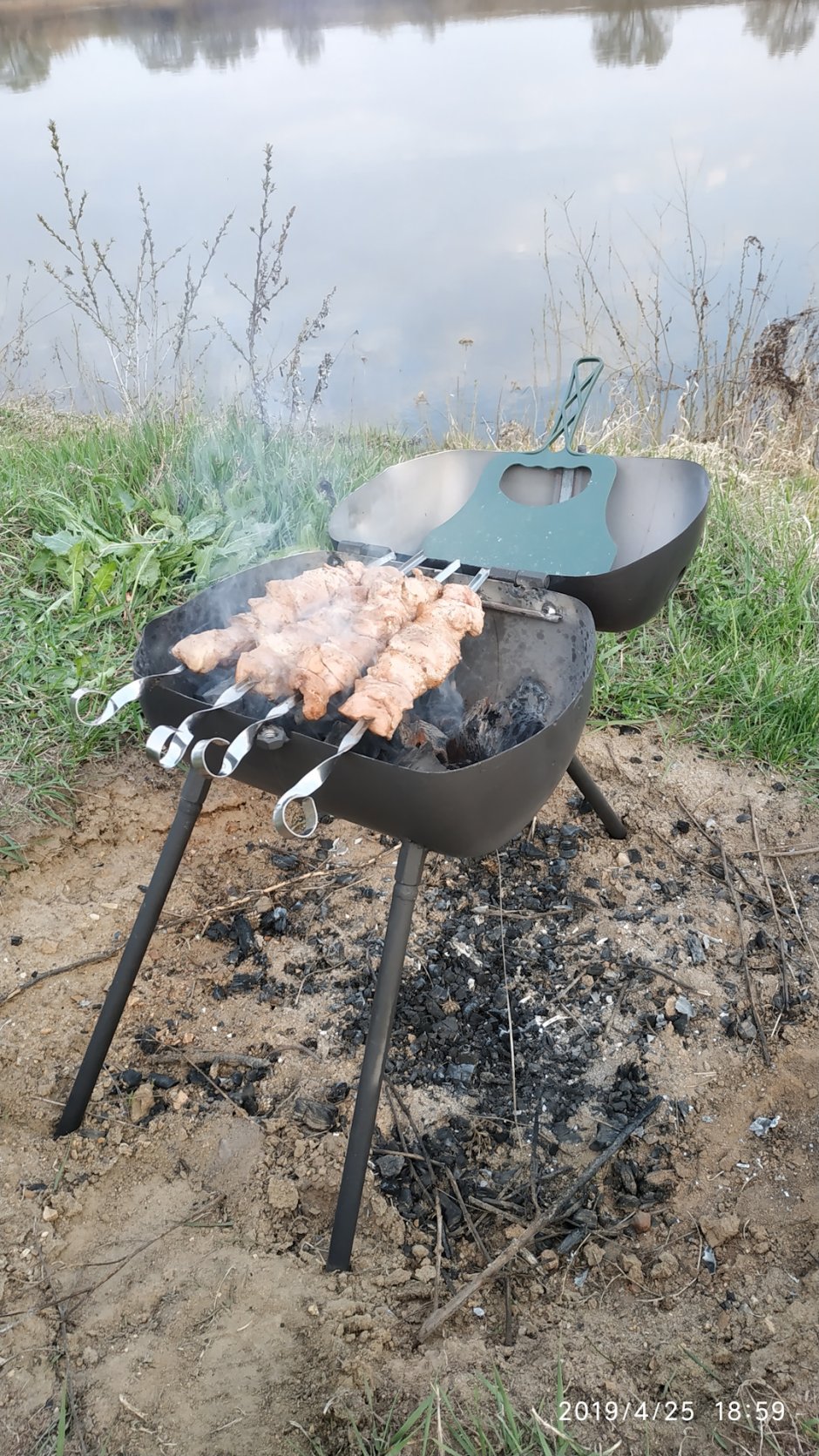 Мангал из фреонового баллона