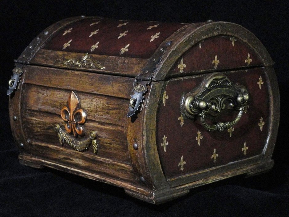 Антикварный сундук