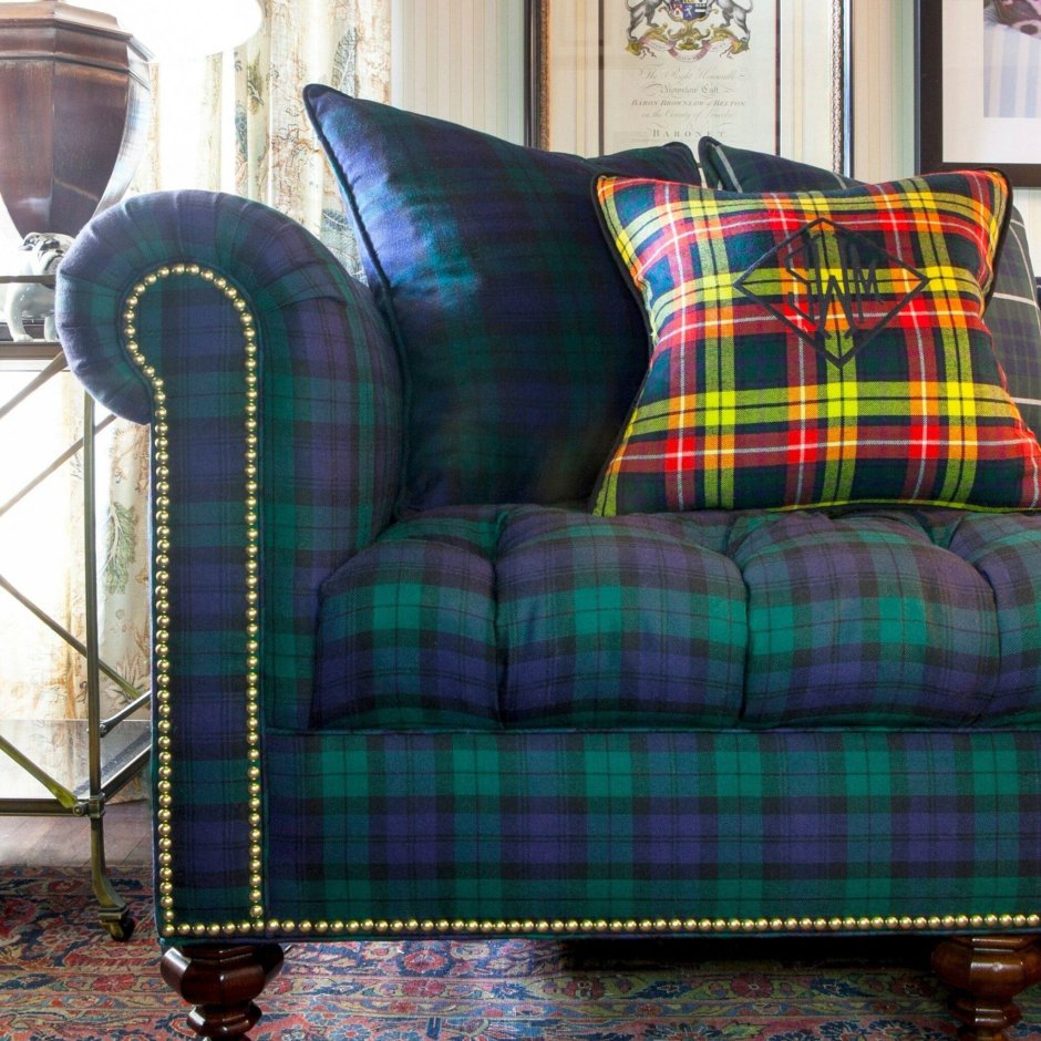 Диван в клеточку