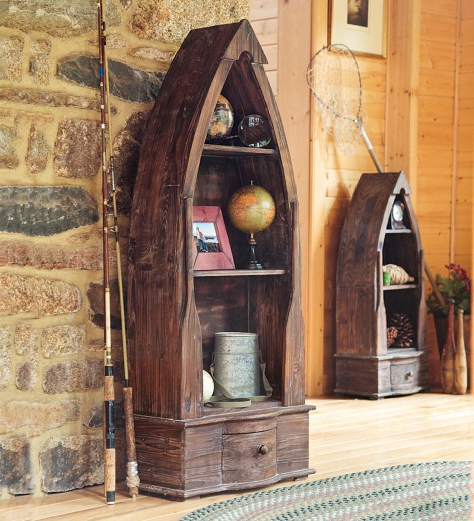 Деревянная лодка в интерьере