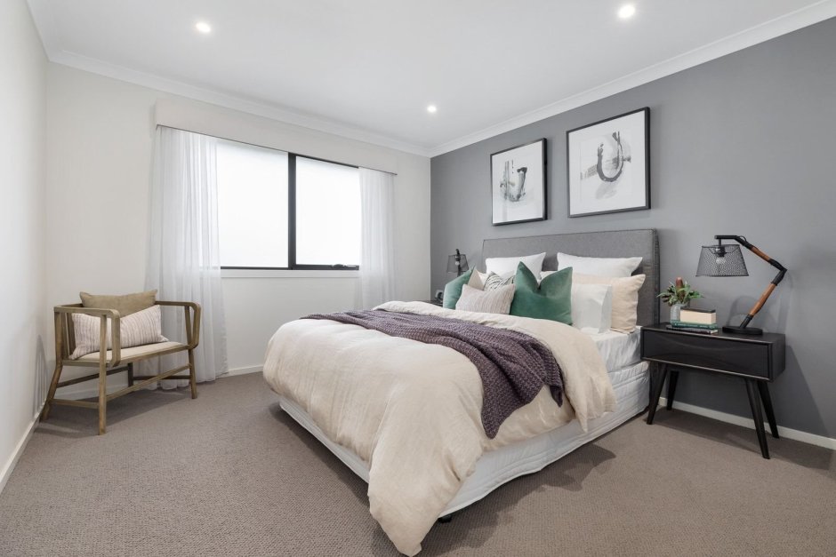 Светло серые стены