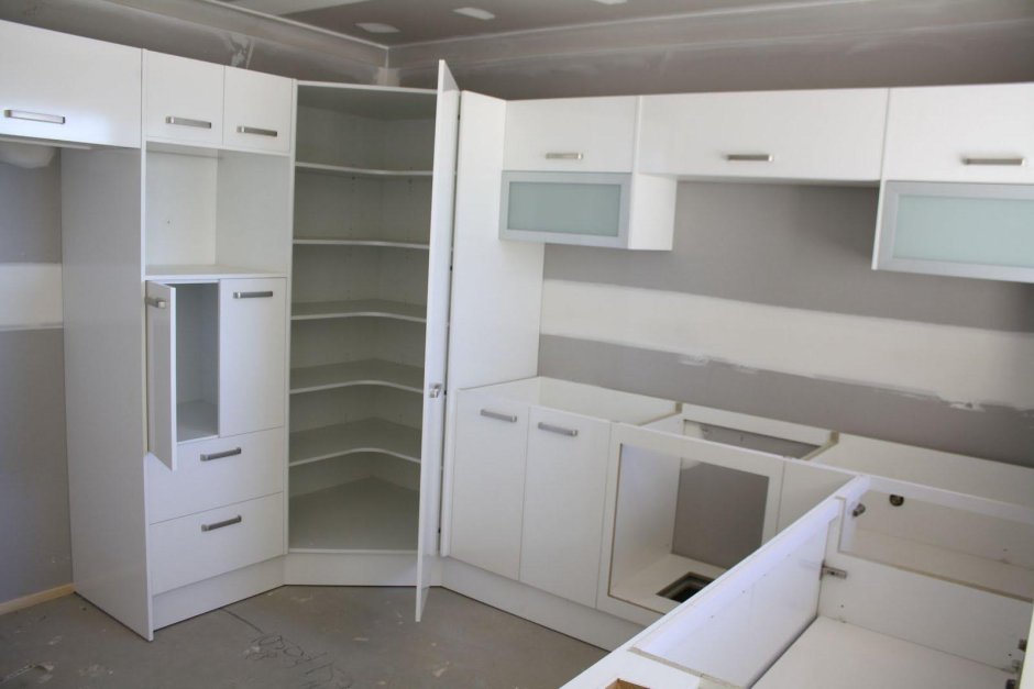 Угловой шкаф пенал на кухню