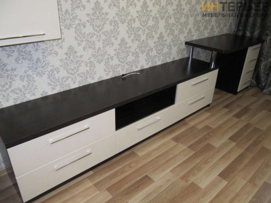 Тумба под ТВ со столом