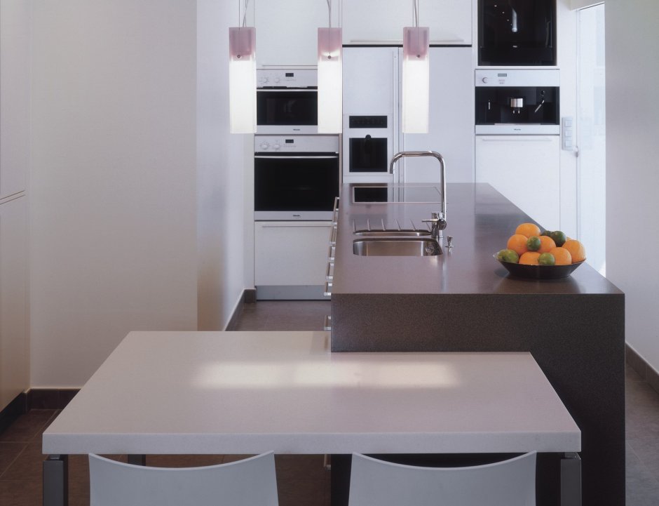 Стол из столешницы для кухни