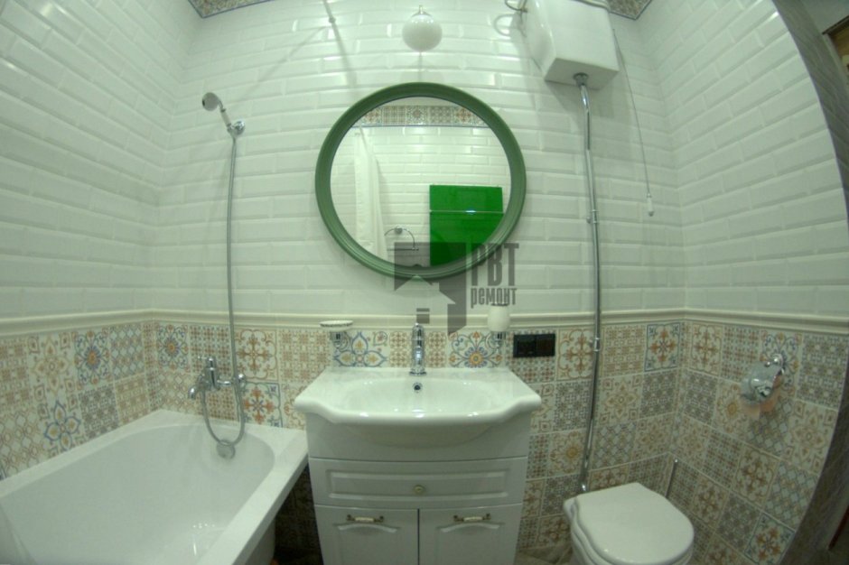 Обои в маленькой ванной в хрущевке