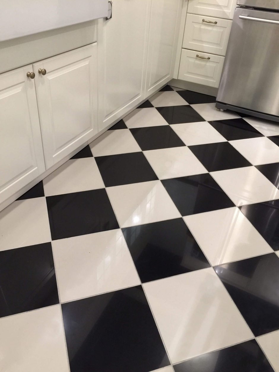 Крашеная напольная плитка