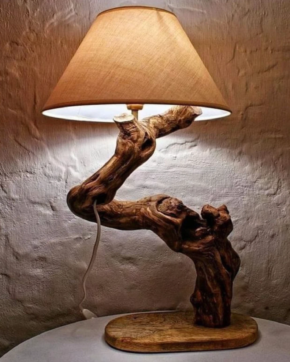 Светильник из ствола дерева