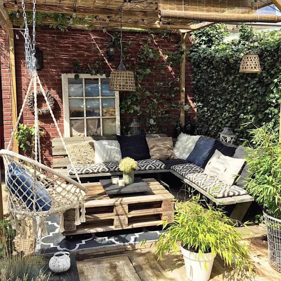 Красивый уютный домик с двориком