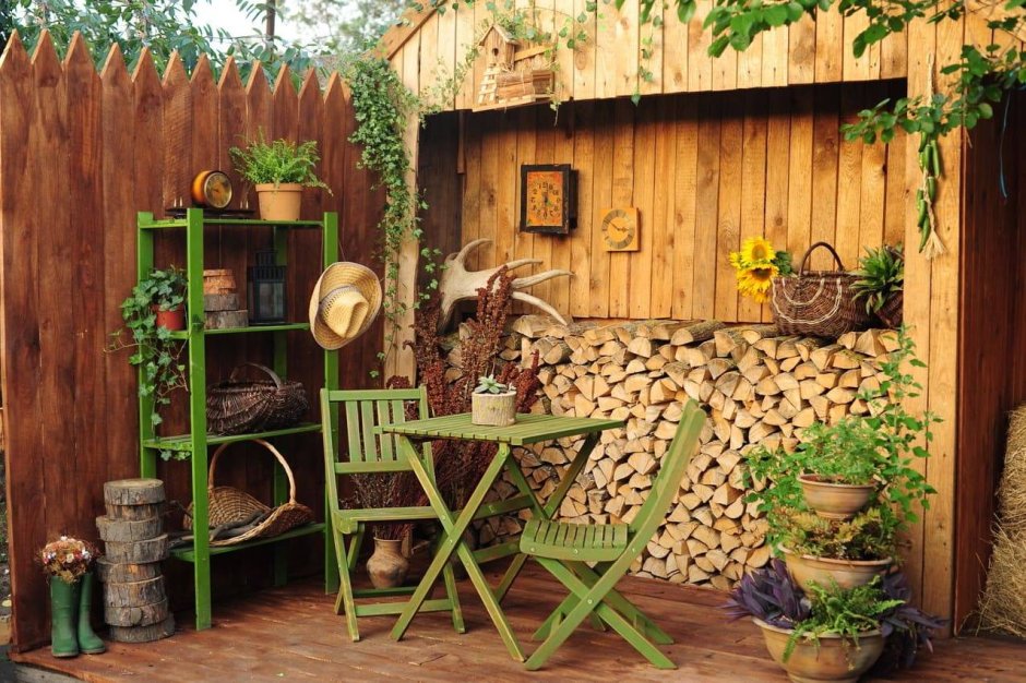 Веранда столовая на даче