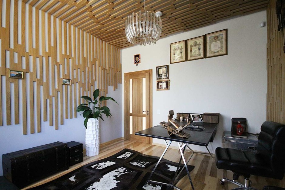 Деревянные панели в спальне