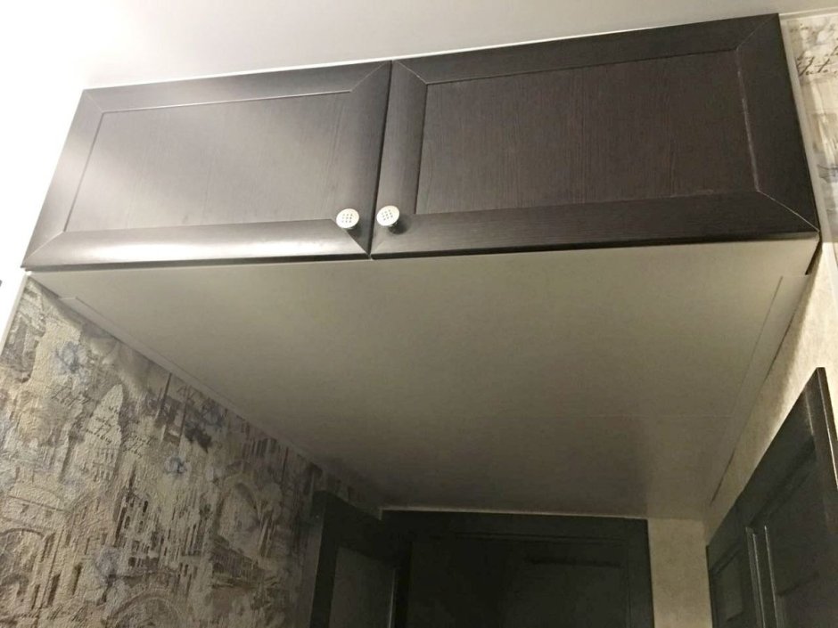 Антресоли над дверью