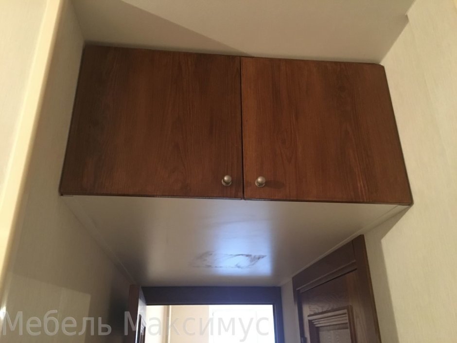 Зеркальный шкаф с антресолями